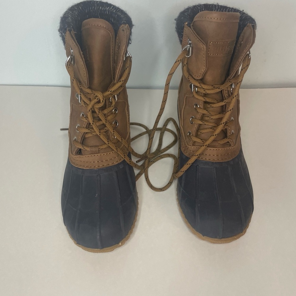 Tommy Hilfiger Brown and Black Snow Boots women’s size 6